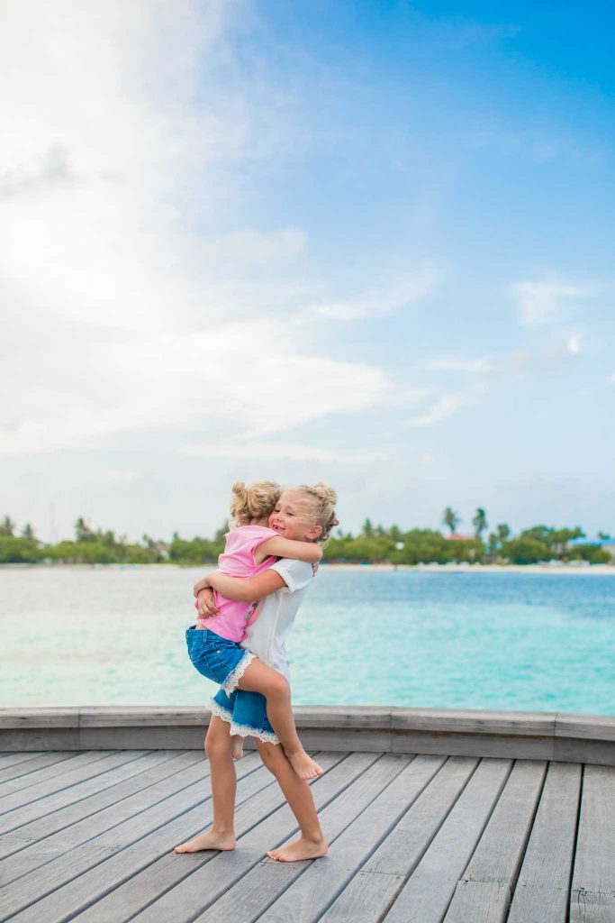 Maldives family photo session by phaisalphotos