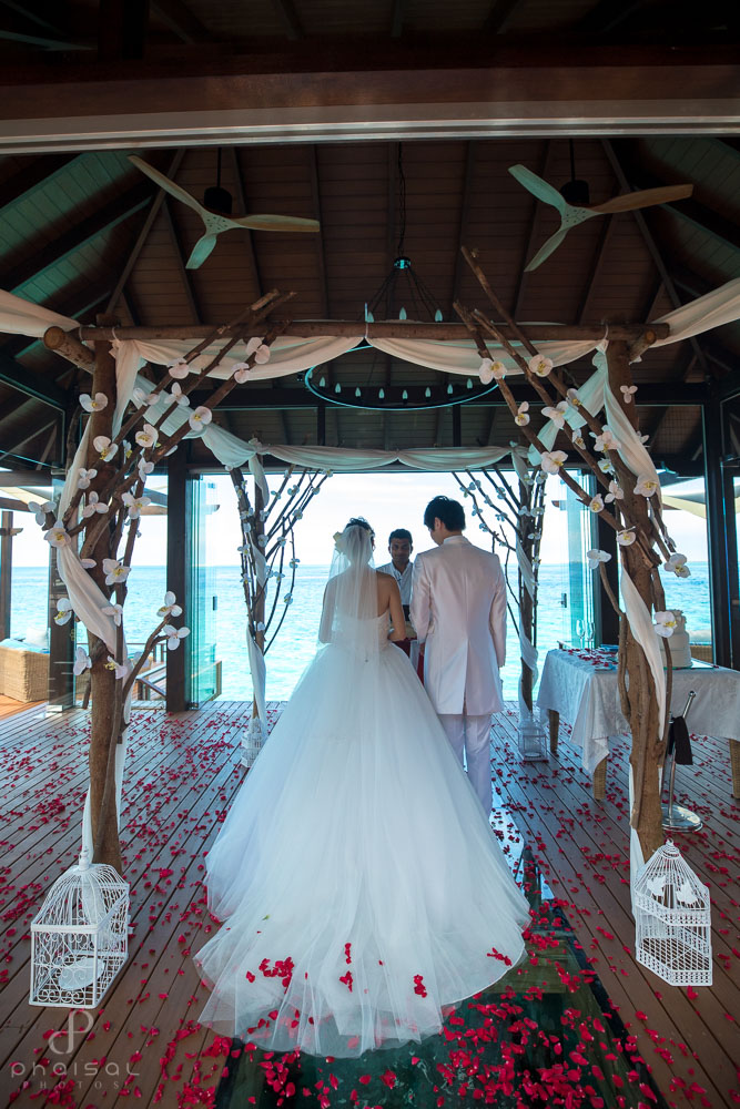 Wedding At Jumeirah Vittaveli Maldives