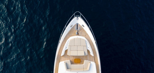 luxury yacht in maldives 2